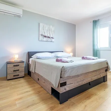 Apartman Bella 2 Bdr W Parking Zára