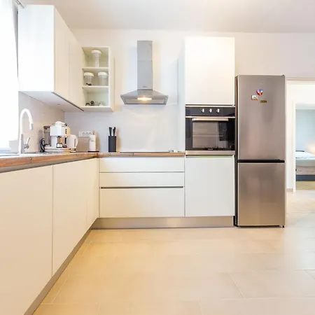 Bella 2 Bdr W Parking *