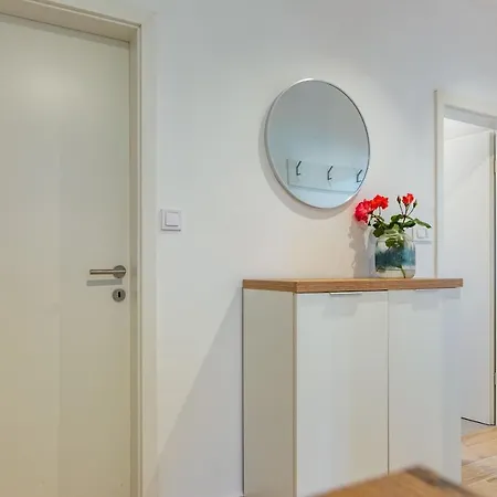 Bella 2 Bdr W Parking Apartman Zára