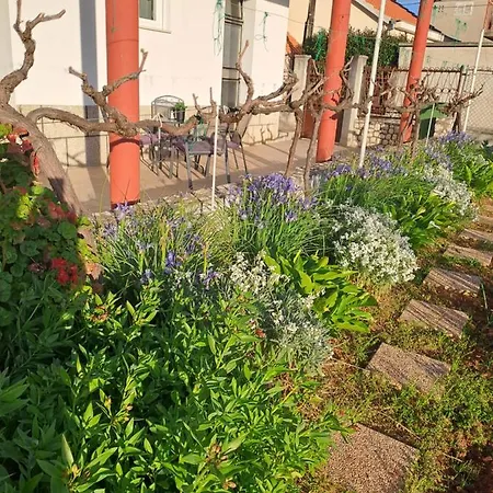 Bella 2 Bdr W Parking *