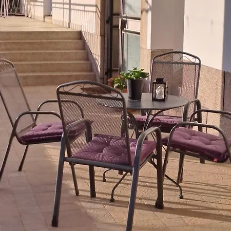 Bella 2 Bdr W Parking Apartman