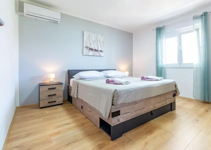 Apartman Bella 2 Bdr W Parking Zára